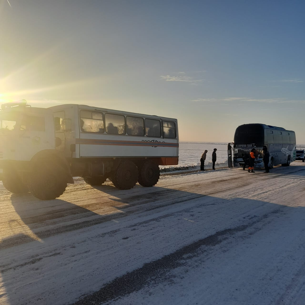 Өткен тәулікте ТЖМ құтқарушылары жолда қалған 140-тан астам адамды құтқарған