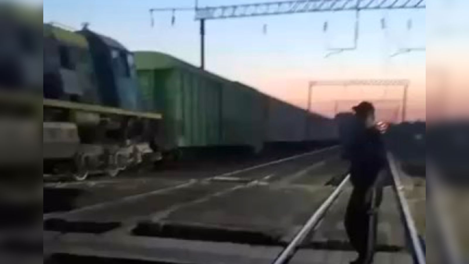 Түркістан облысында тепловоз бен жүк көлігі соқтығысты