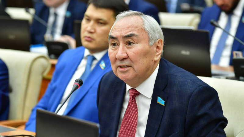 Депутат Жигули Дайрабаев су мамандарының жалақысын көтеруді ұсынды