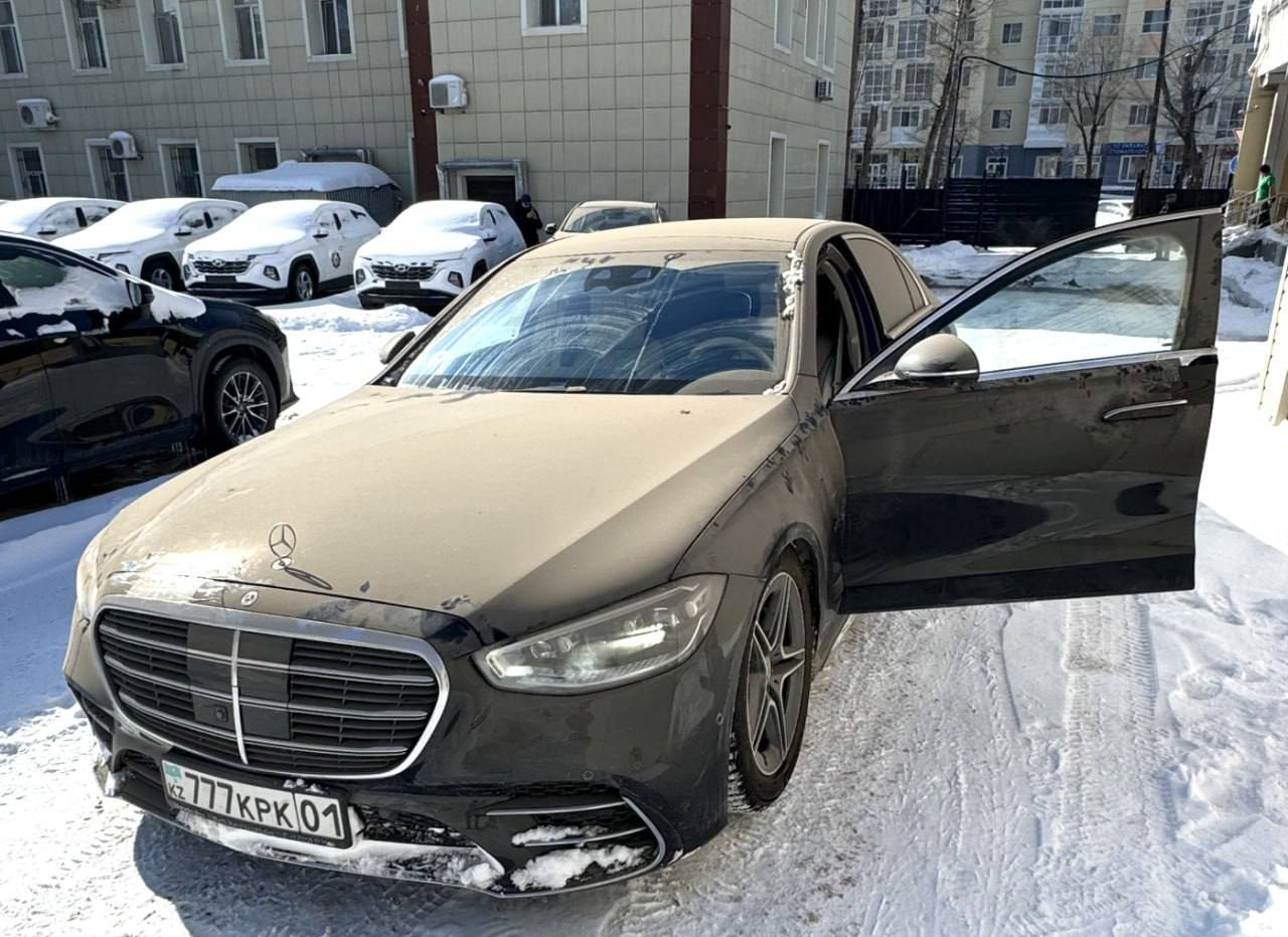 Перизат Қайраттың қымбат көлігі аукционға шығарылды  