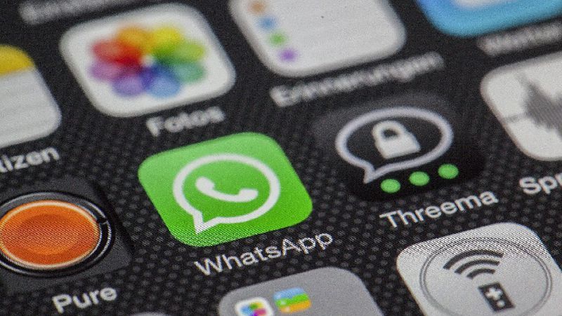 WhatsApp мессенджеріндегі топтан байқатпай шығуға болады