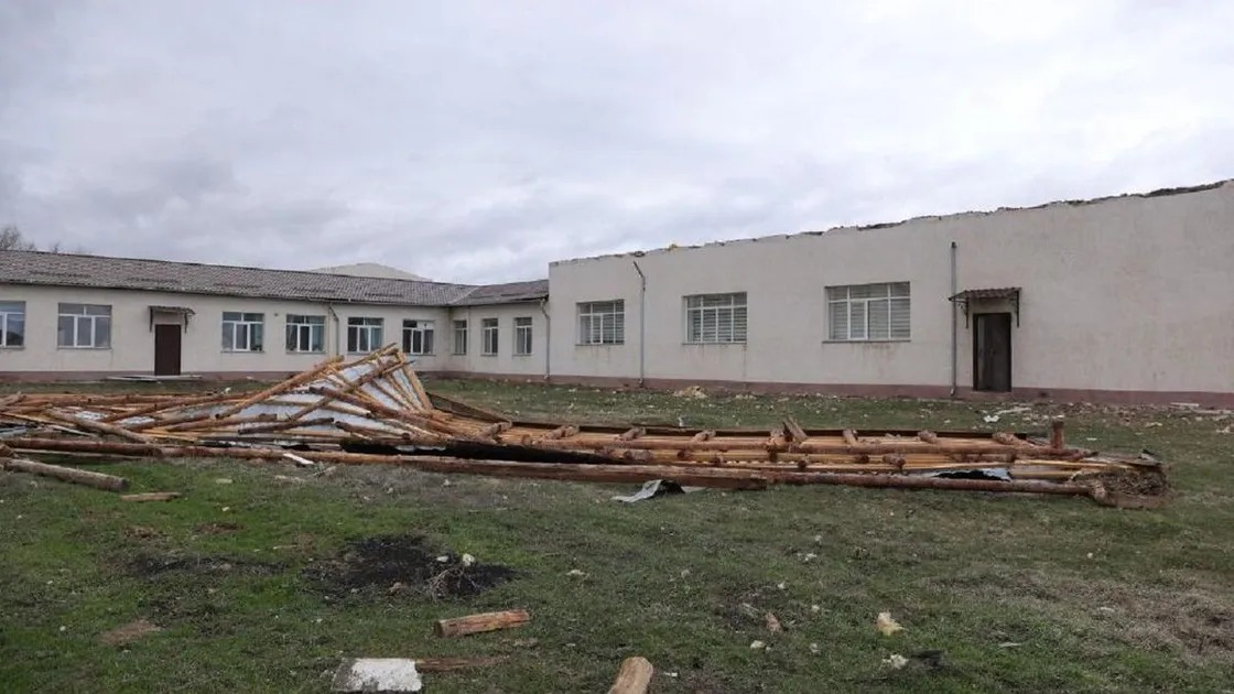 Жамбыл облысында қатты желден кейін төтенше жағдай жарияланды 