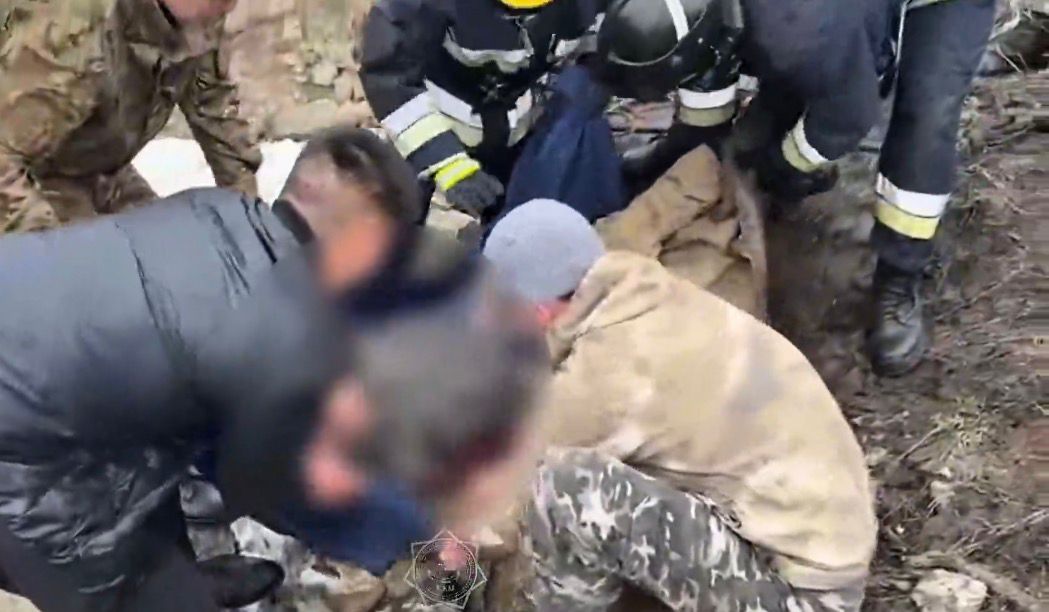 Шығыс Қазақстан облысында үш жұмысшы кәріз құдығында газға уланып қалды