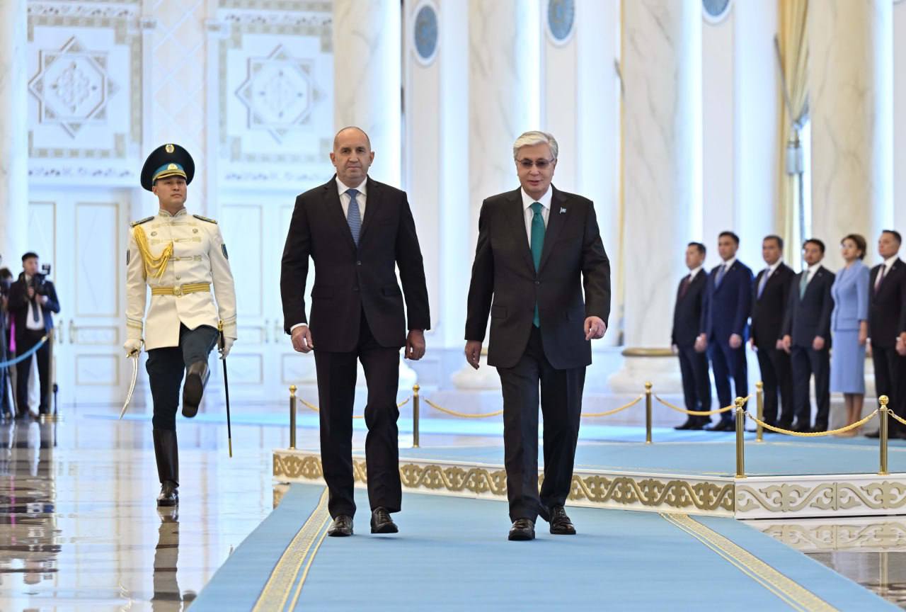 Болгария Президенті Астанаға ресми сапармен келді  