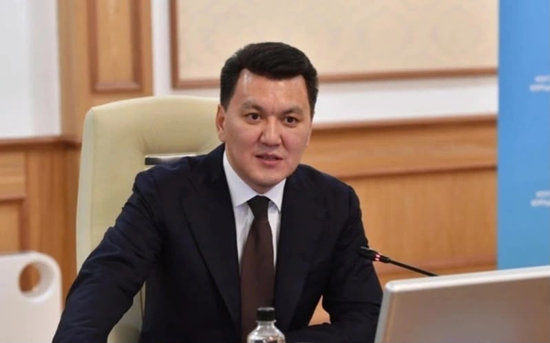 Ерлан Қарин Қазақстан қоғамы үшін үш негізгі міндетті атады