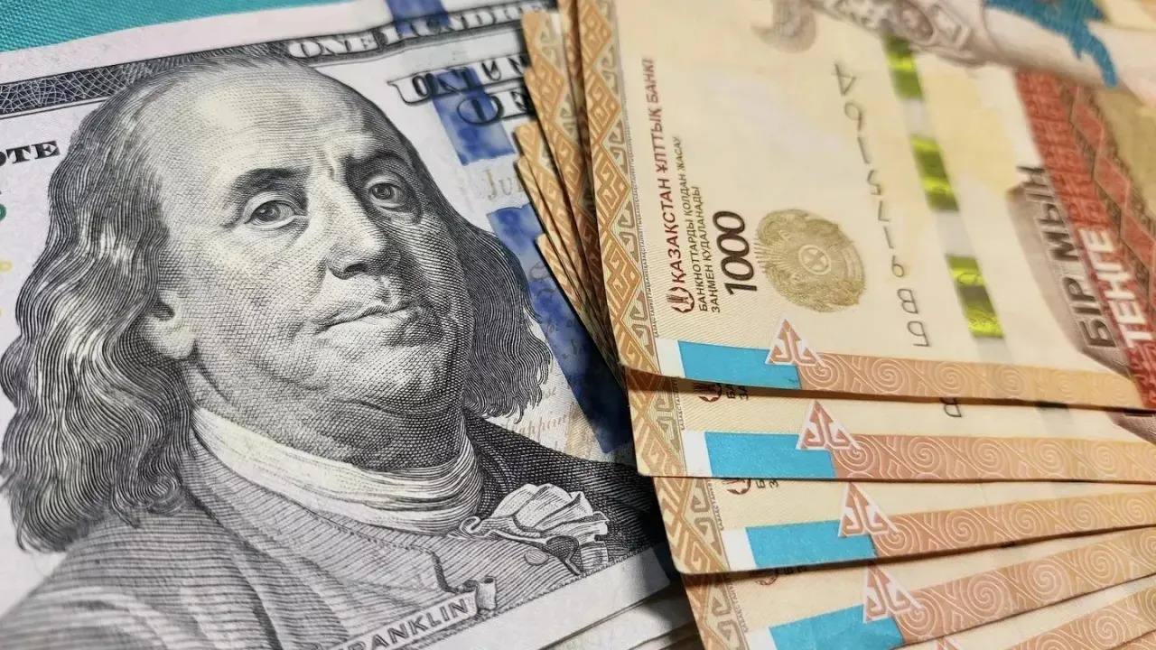 17 маусымда доллар бағамы бірден 5 теңгеге өсті 