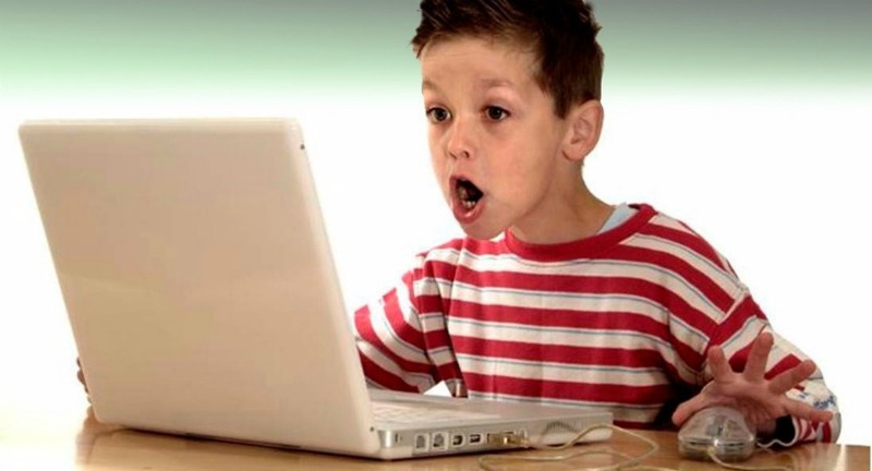 Министрлік жасөспірімдердің әлеуметтік желі қолдануын шектеуді ұсынып отыр