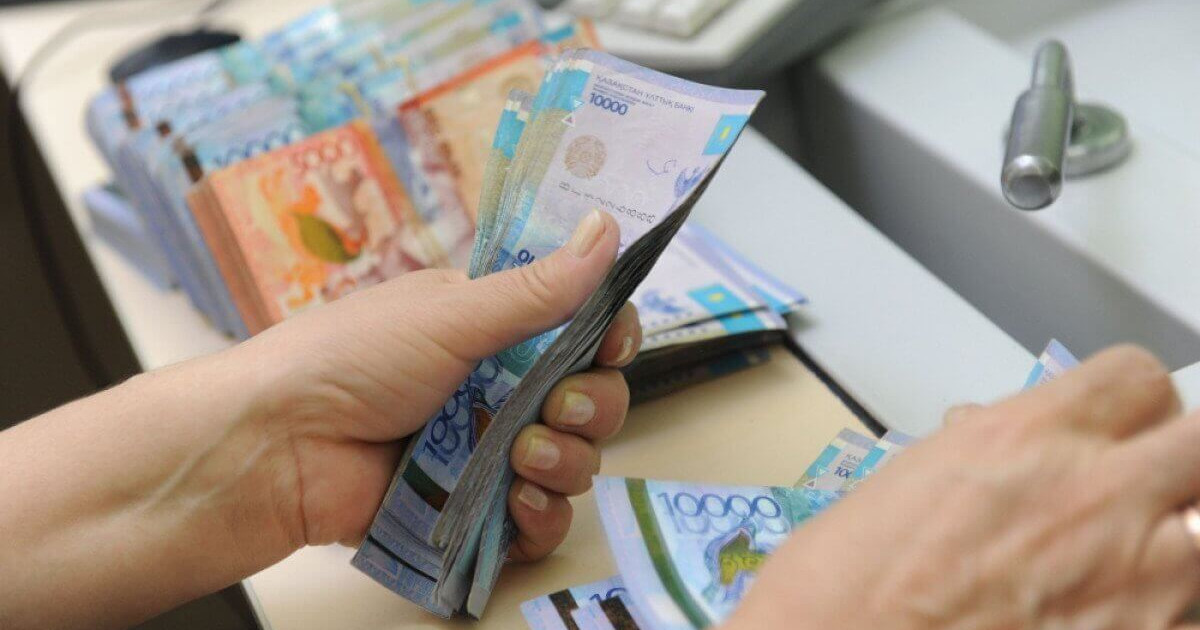 Жәрдемақы алатындардың жаңа тізімі: келесі жылдан бастап кімдер төлемнен қағылады? 
