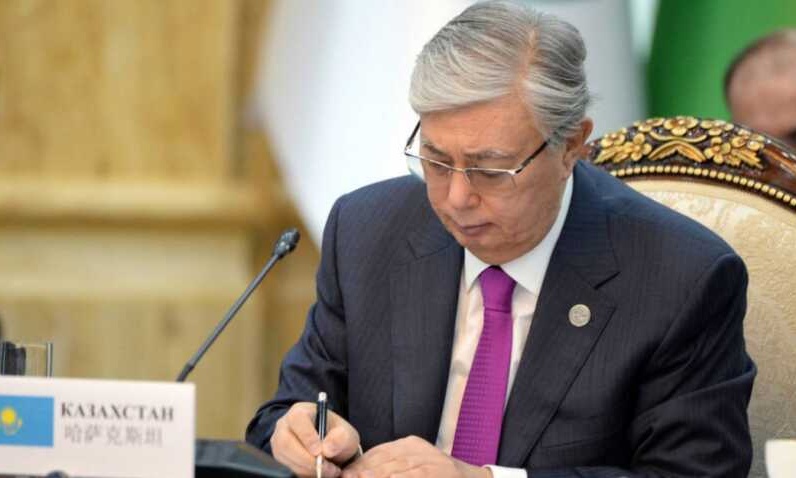 Тоқаев Алатау қаласына қатысты жаңа заңға қол қойды