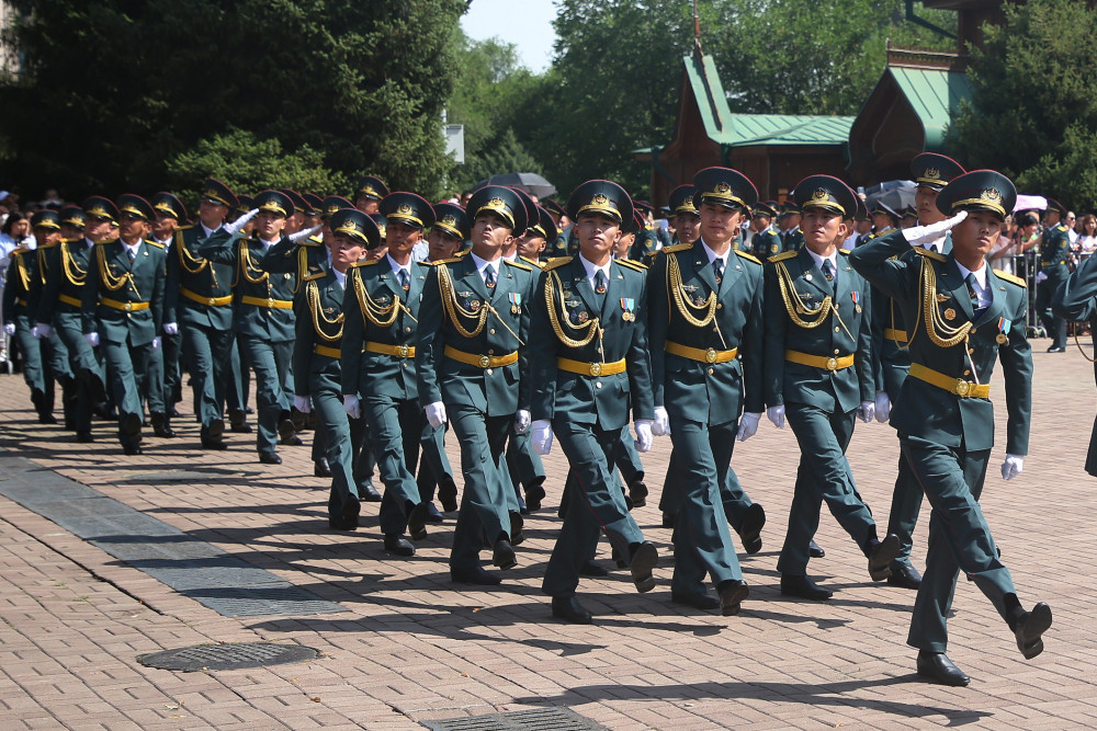 Үздік әскери түлектерге аға лейтенант шені беріле бастайды 