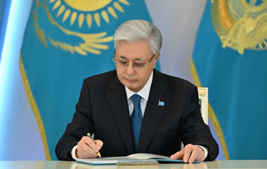Президент Конституциялық реформаларды іске асыратын заңдарға қол қойды 