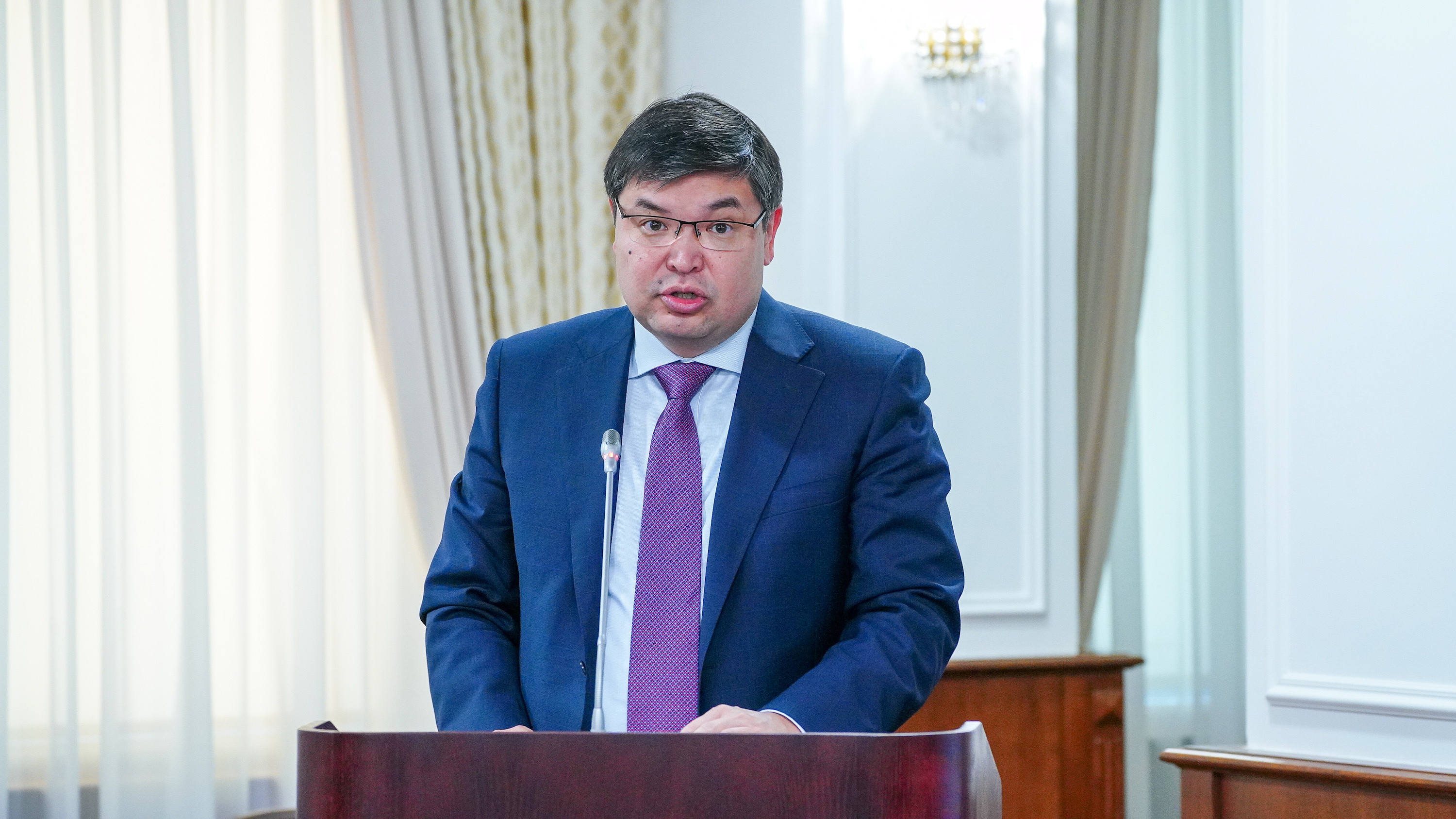 Қаржы министрі сауда орындарындағы қымбатшылыққа қатысты пікір білдірді