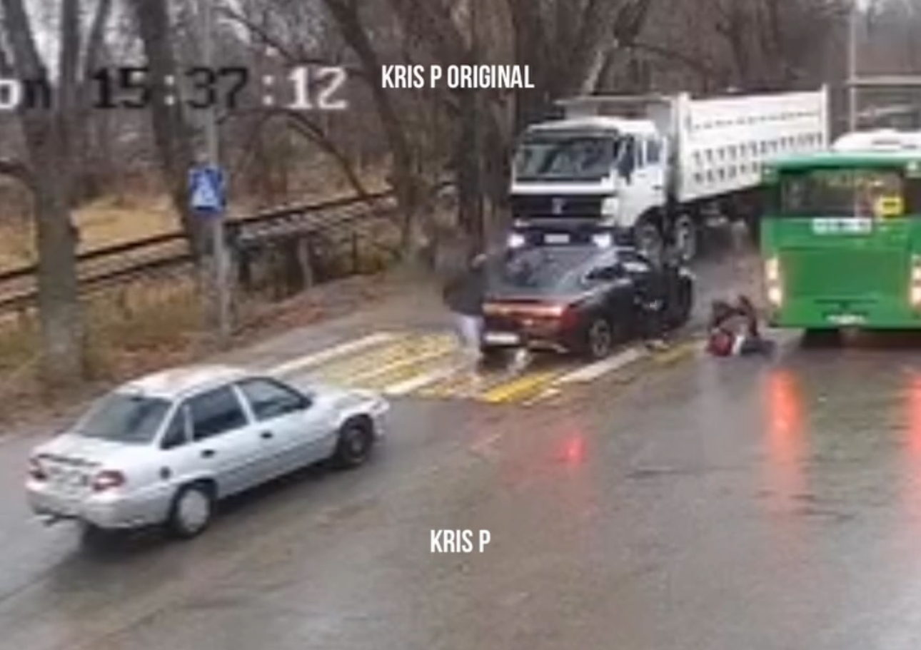 Алматы облысында автокөлік жаяу жүргіншілер өткеліндегі баланы қағып кетті