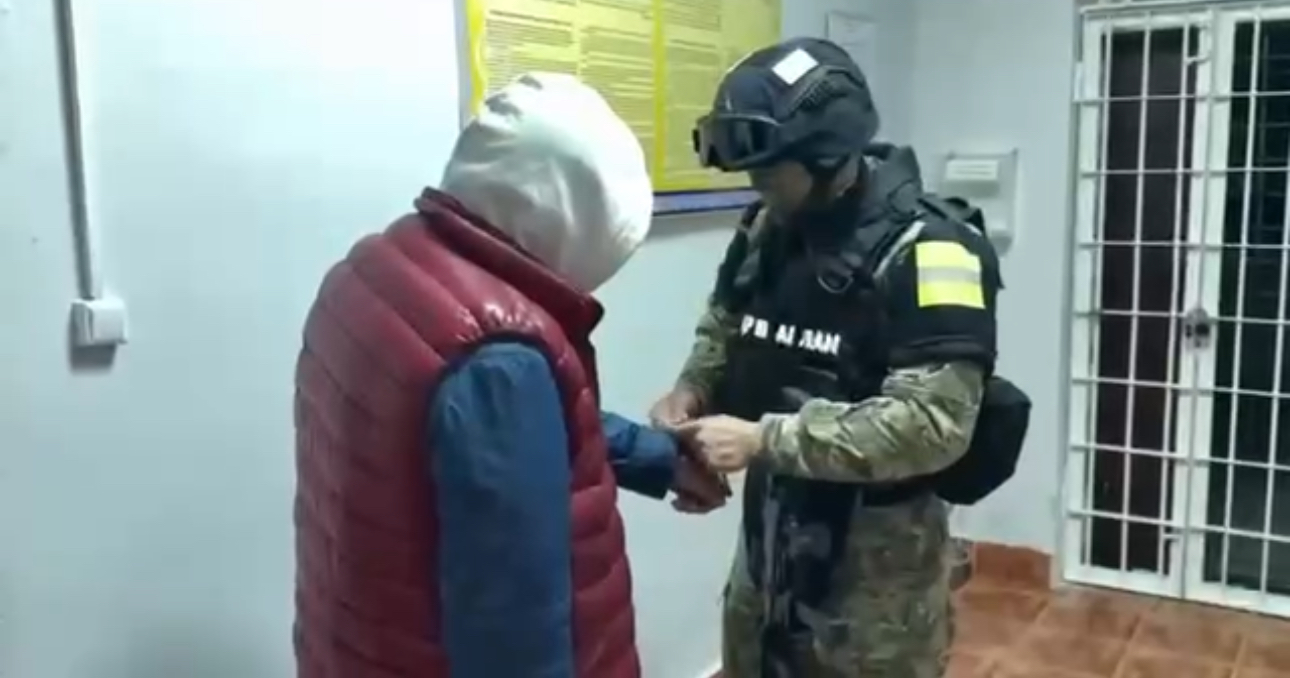  “Ақша бермесең, дүйім жұртқа жариялаймын”: блогер бопсалау күдігімен ұсталды